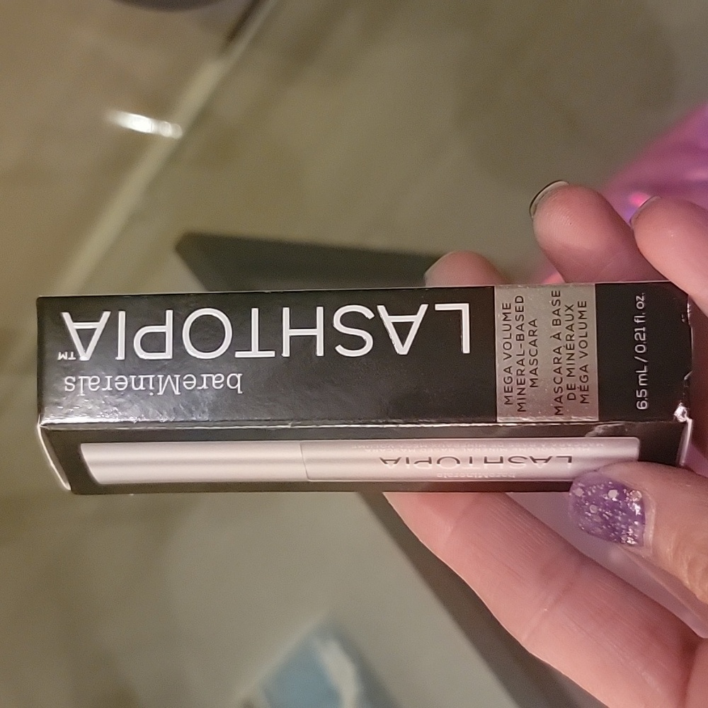 Benefit, IT Cosmetics, YSL, & Bareminerals mascara bundle with brand new bag! - Picture 9 of 16